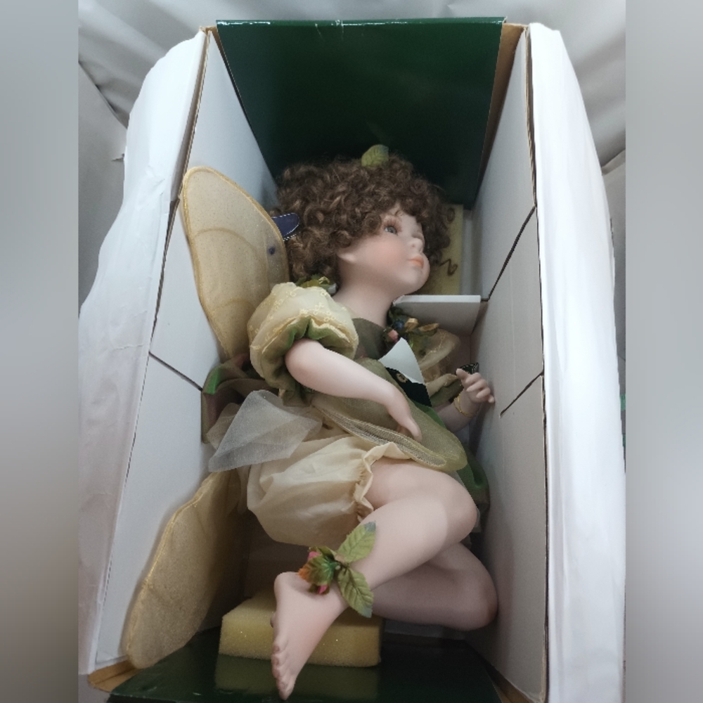 Geppeddo Collector Numbered Series Bisque Porcelain Doll Fairy Jasmine - Picture 2 of 14